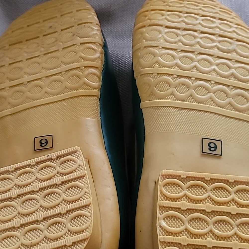 Eddie Bauer traction leather